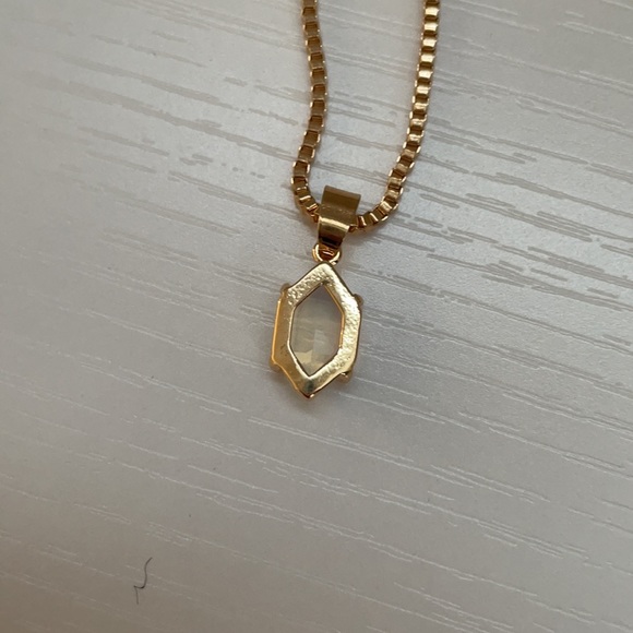 Vintage style hexagon opalite gem crystal necklace - Picture 3 of 6